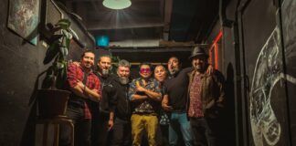 Flako en vivo en Bar de René: una fusión poderosa entre el rock y el ritmo latino