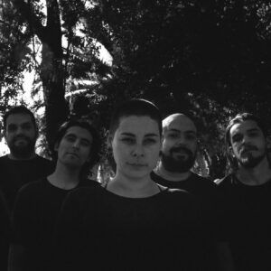 Escucha «Aguas Negras»: lo nuevo de Josefina Espejo & Lxs Mirrors
