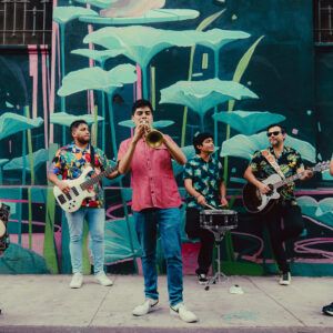 Grupo Flores recibe el premio Vicente Bianchi 2025 por su homenaje musical a Gabriela Mistral