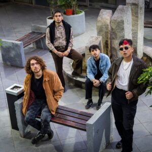 Samsara lanza “Regular Corto”, un disco que expande los límites del rock alternativo chileno