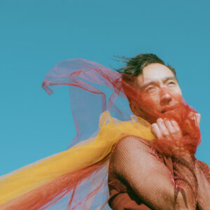 Alexideral estrena nuevo single y videoclip “Queriéndote desde lejos”