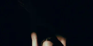 Olivia Wald apuesta por la honestidad emocional en su nuevo álbum «Otra Que Arde»