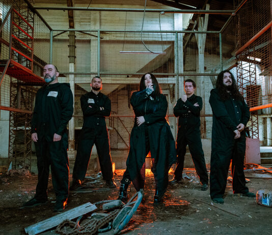Asíncrono cuestiona la indiferencia de nuestra época con su nuevo single y lyric video “Normalidad”