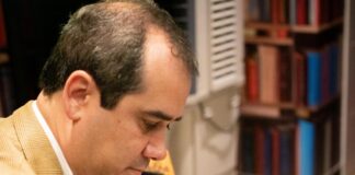 Trabajo de Monos: el libro chileno que está impulsando un debate sobre las malas prácticas laborales y el futuro del trabajo