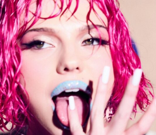ADÉLA ESTRENA “PRIMA” Y MARCA UNA NUEVA ETAPA EN SU CARRERA MUSICAL