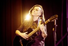 Caro Salinas llevará la Gira Fractal 2026 a cinco ciudades del sur de Chile