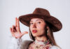 Emiliana despliega su universo más libre y versátil en “ARRE!”, su nuevo álbum