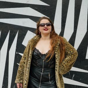 Geri Razeto estrena el videoclip de “Pudor”, una canción que transforma las experiencias difíciles en obras de arte